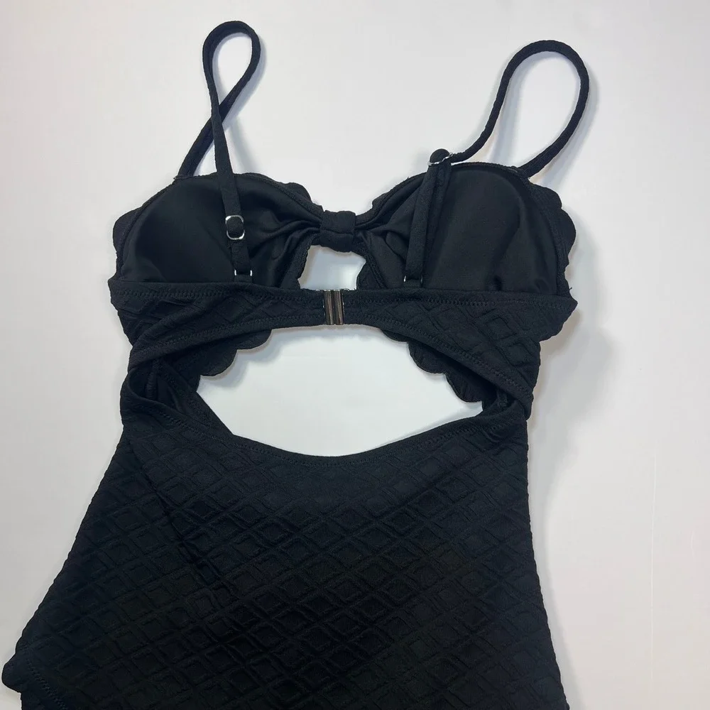 Cupshe One Piece Swimsuit Size Small Black Scalloped Cutout‎ Textured Monokini